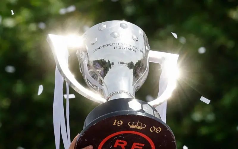 من يفوز بالدوري الإسباني 2025-2026؟ مواعيد مباريات برشلونة وريال مدريد المتبقية